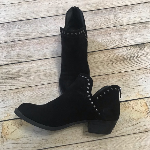 Studded Ankle Booties | Carlos Santana - Picture 3 of 6